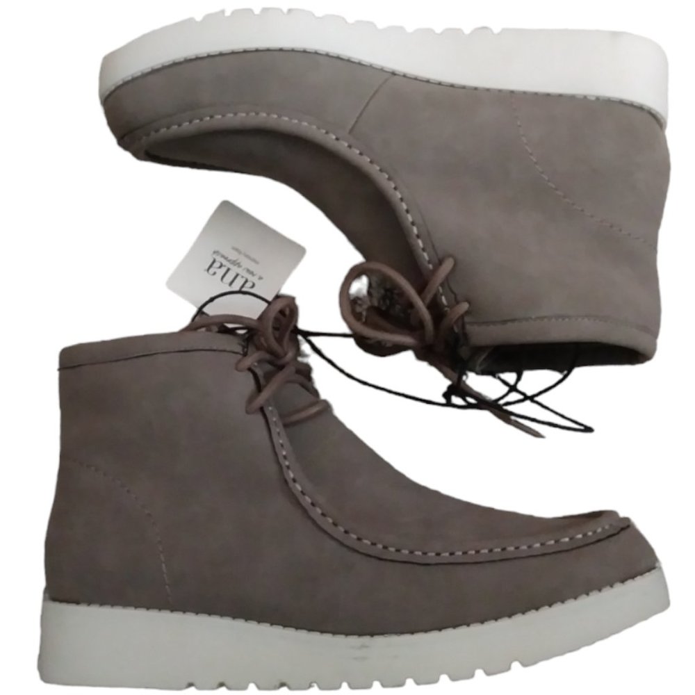 Ana Farlin Women's Flat Heel Chukka Boots Size 6.5 M